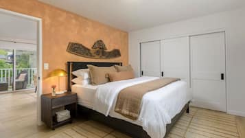 Bureau, fer et planche à repasser, lit parapluie, Wi-Fi