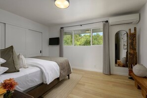 1 bedroom, desk, iron/ironing board, travel cot