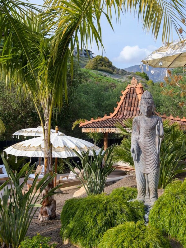 Property grounds - Private Balcony | Coastal Escape (Summerland)