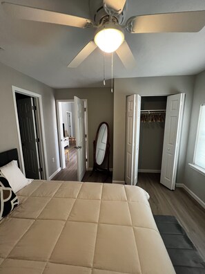 2 bedrooms, desk, free WiFi, bed sheets