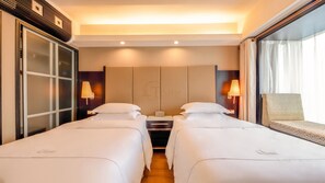Business Double Room, Balcony, City View | Desk, laptop workspace, free WiFi - Tianxi  Royal Suites & Towers branch (Shenzhen)