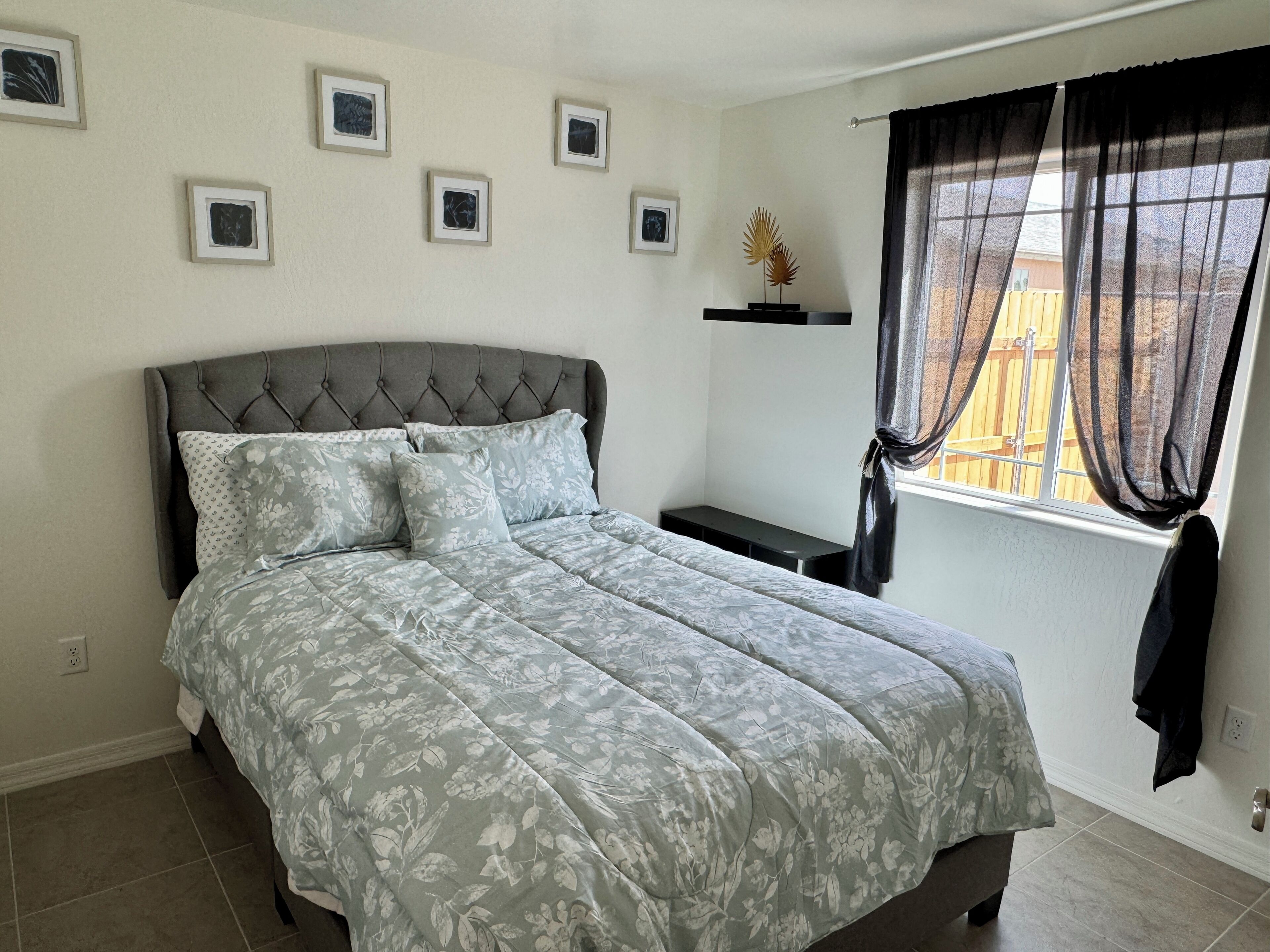 2 多间卧室、熨斗/熨衣板、免费 WiFi、床单