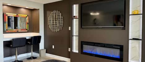 2 bedrooms, desk, free WiFi, bed sheets