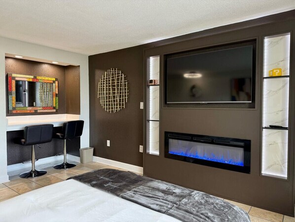 2 bedrooms, desk, free WiFi, bed sheets