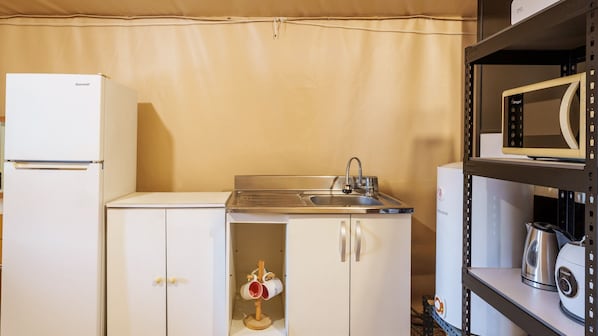 Eenvoudige kamer, 1 slaapkamer (3 Bong (Glamping/Private BBQ)) | 1 slaapkamer, gratis wifi
