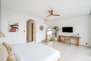 Junior-Villa, Poolblick | Bettwäsche aus ägyptischer Baumwolle, hochwertige Bettwaren