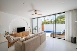 Junior Villa, Pool View | Living area