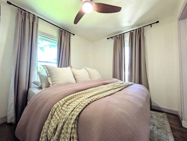 1 chambre, fer et planche à repasser, Wi-Fi, literie fournie