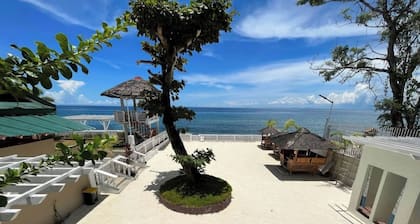 Tranquil Two-Bedroom Beach Front Cottage★★★