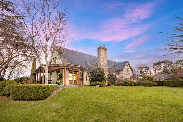 Exterior - Rockfield Park - Historic Estate with Panoramic Ocean Views (Bellawongarah)