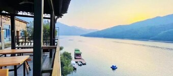 Huangshan zhihuanyunxiu light luxury holiday