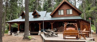 Incredible McCall cabin; 1 min. walk to community beach; boat slip; sleeps 14