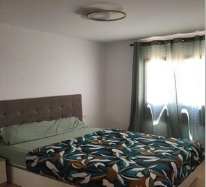 2 bedrooms, WiFi, bed sheets