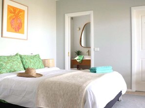 5 Schlafzimmer, Bügeleisen/Bügelbrett, kostenloses WLAN, Bettwäsche