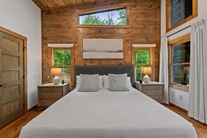 4 室のベッドルーム、アイロン / アイロン台、WiFi、ベッドシーツ