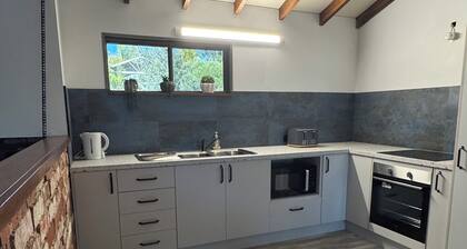 Estuary views, close to boat ramps and beaches
