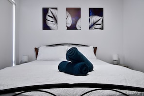4 quartos, Wi-Fi de cortesia, roupa de cama