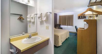 Charming B&B with WiFi and AC 30 MILES FROM MEDORA AND TEDDY ROOSEVELT PARK