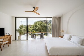 Junior Villa, Pool View | Egyptian cotton sheets, premium bedding, memory-foam beds - Elements A4 Villa Bingin (Pecatu)