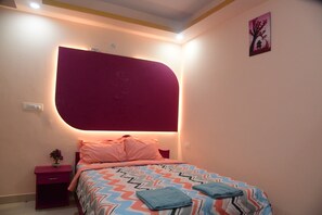 Deluxe-Doppelzimmer, Balkon, Gartenblick | 1 Schlafzimmer, kostenloses WLAN