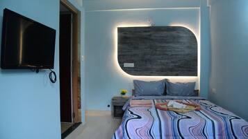 Deluxe Double Room, Balcony, Garden View | Free WiFi