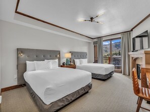 3 bedrooms, desk, WiFi, bed sheets