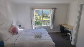 2 bedrooms, iron/ironing board, WiFi, bed sheets