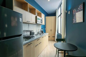 冰箱、微波炉、炉灶、茶具/咖啡用具