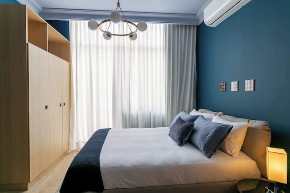 1 bedroom, desk, iron/ironing board, WiFi