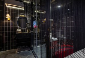 Bathroom - Pynt Hotel 4 (Ho Chi Minh City)
