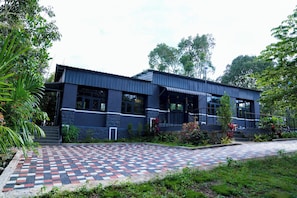 Banquet hall - BlueHill Lotus Holistic Wellness Village (Sirumalai)
