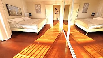 1 habitación, tabla de planchar con plancha, wifi gratis y ropa de cama