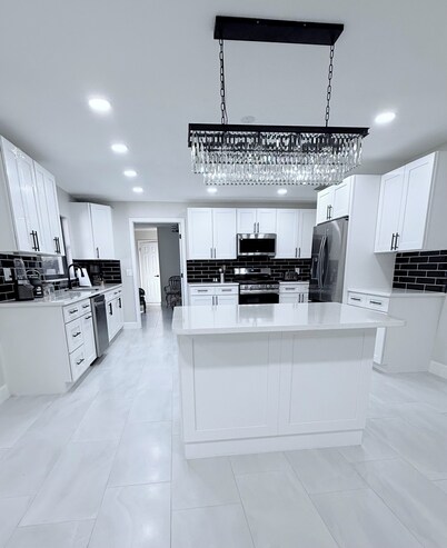 This is it: Red Door Vacay House in Delightful Brandon with Game Room and Pool
