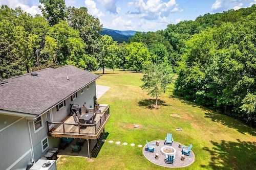 Lookout Mountain Vista | 4 Bedroom Home on 3 acres | 12 miles Cloudland Canyon & Chattanooga