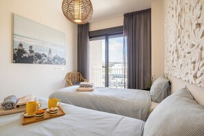 2 bedrooms, laptop workspace, iron/ironing board, free WiFi - Luxury Jardinana Lotus 700m To Beach (Mijas)