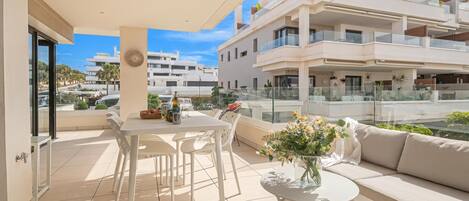 Family Apartment, Multiple Bedrooms, 2 Bathrooms (Luxury Jardinana Lotus 700m To Beach) | Outdoor dining