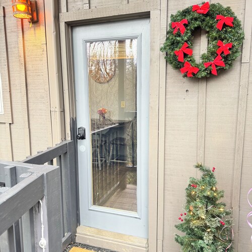 Exclusive Suite”The Grotto”Jacuzzi in Suite Pets Welcome!