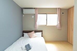 4 bedrooms, desk, free WiFi