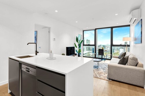 Modern Apartment - City Views
