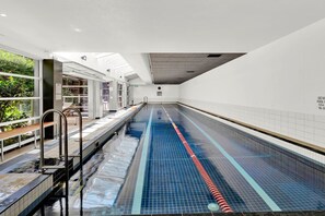 Indendørs pool