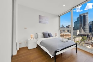 2 Schlafzimmer, Schreibtisch, Bügeleisen/Bügelbrett, kostenloses WLAN