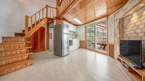 Basic Room, 2 Bedrooms (Colored Pencil 1(Mountain View / BBQ))