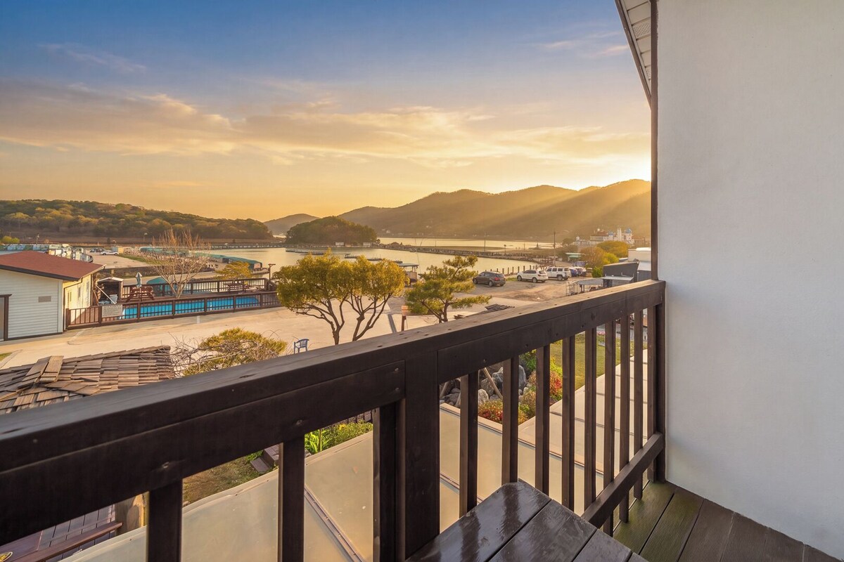 Basic Room, 3 Bedrooms (Pencil 5 (Mountain View / BBQ)) | 1 bedroom, WiFi (free)