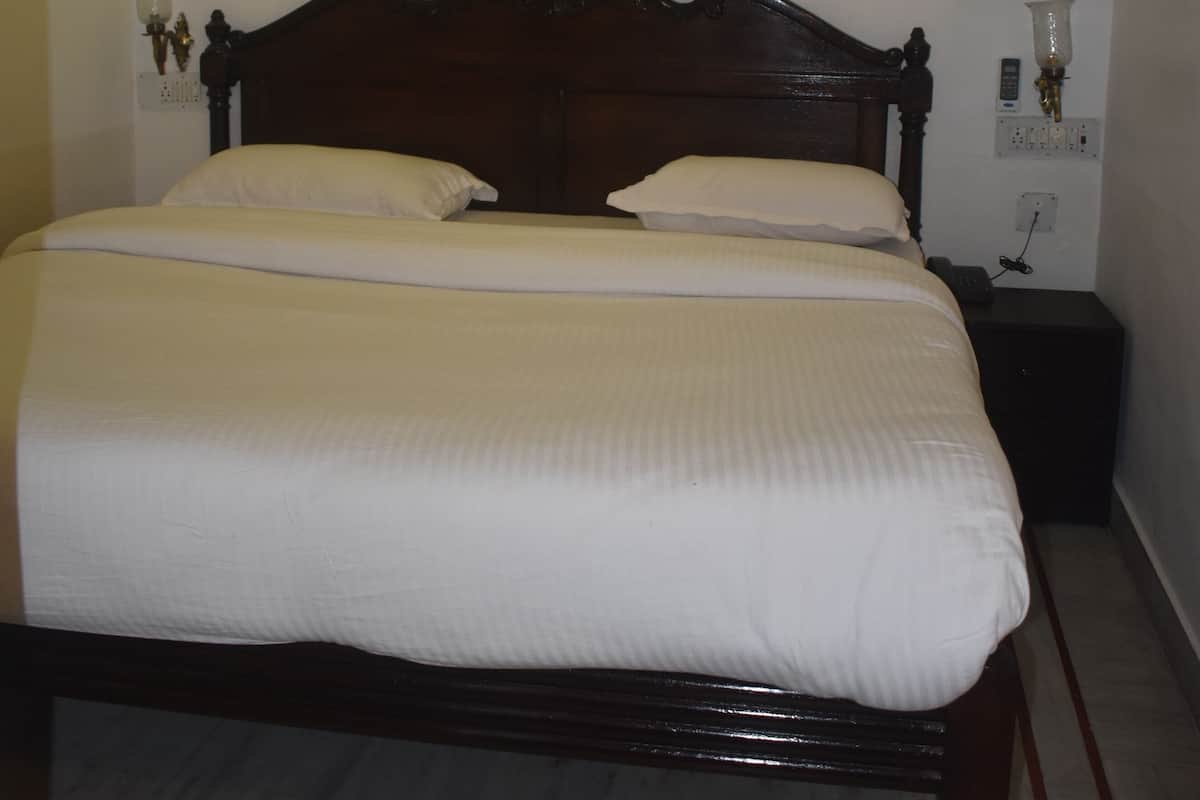Quarto casal standard, 1 cama de casal | Wi-Fi de cortesia