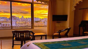 Deluxe Double Room, Lake View | Lake view