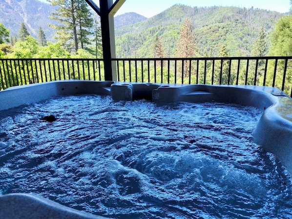 Bain à remous extérieur