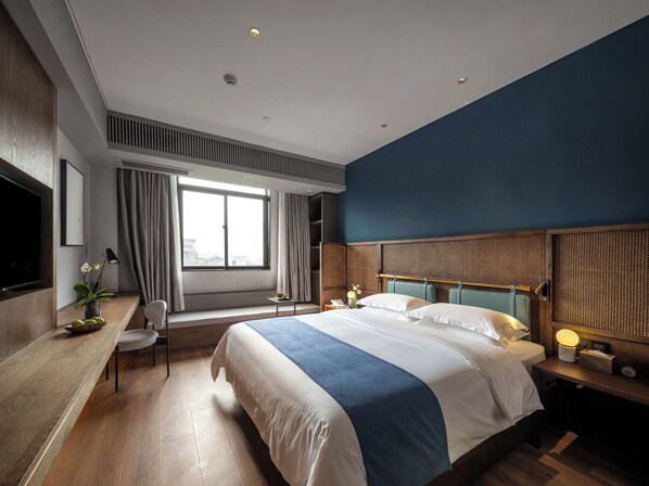 Superior Tek Kişilik Oda, 1 En Büyük (King) Boy Yatak | Masa, dizüstü bilgisayar çalışma alanı, güneşlik/perde, ütü/ütü masası 