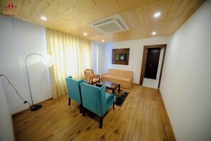 Superior Room | Living area - Zen Zone The Laurent and Banon  (Manali)