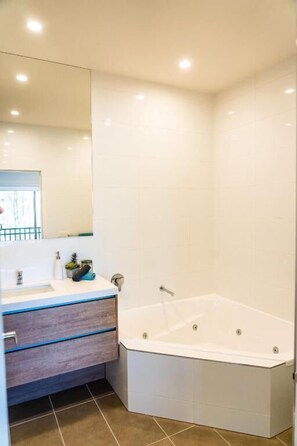 Bathroom - Hidden Valley Resort (Wallan)