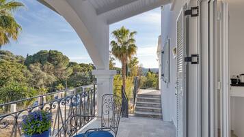 Luxe tweepersoonskamer | Terras